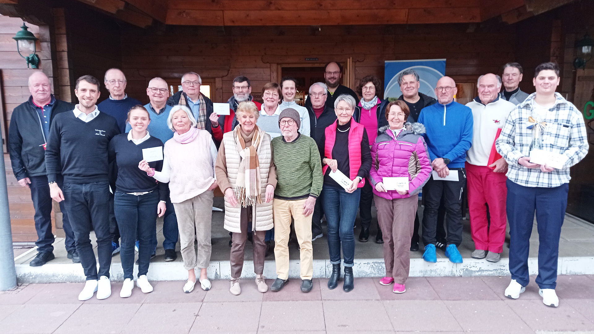 Abschluss der Jubiläumswinterliga der Einbecker Golferinnen und Golfer