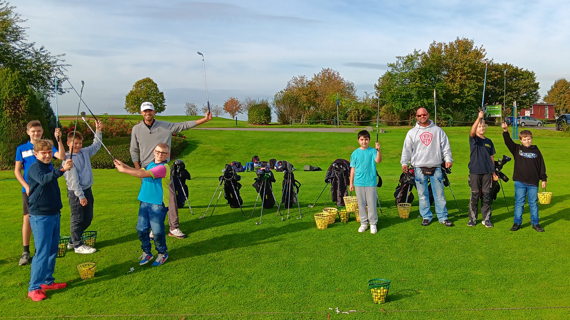 Golf-AG der Oberschule Hattorf zu Besuch bei einbeck.golf