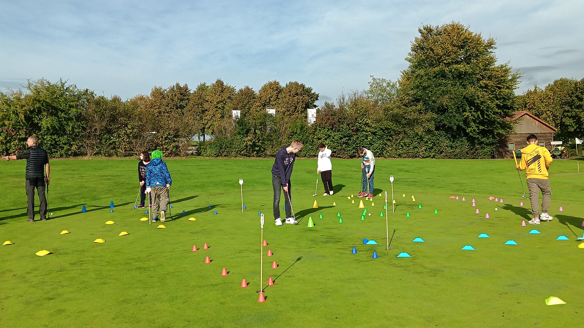 Golf-AG der Oberschule Hattorf zu Besuch bei einbeck.golf
